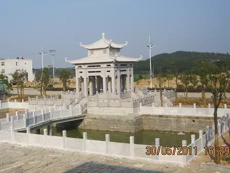 安徽太湖县五千年文博园凉亭